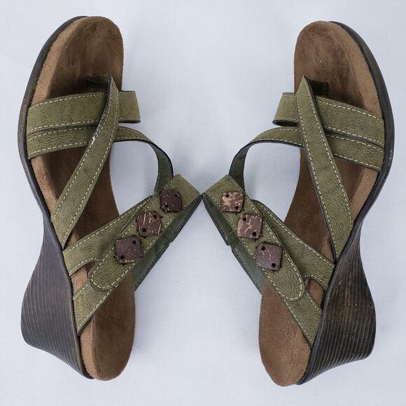 Axxiom olive green wedge vegan sandals size 6 1/2 - Picture 4 of 7